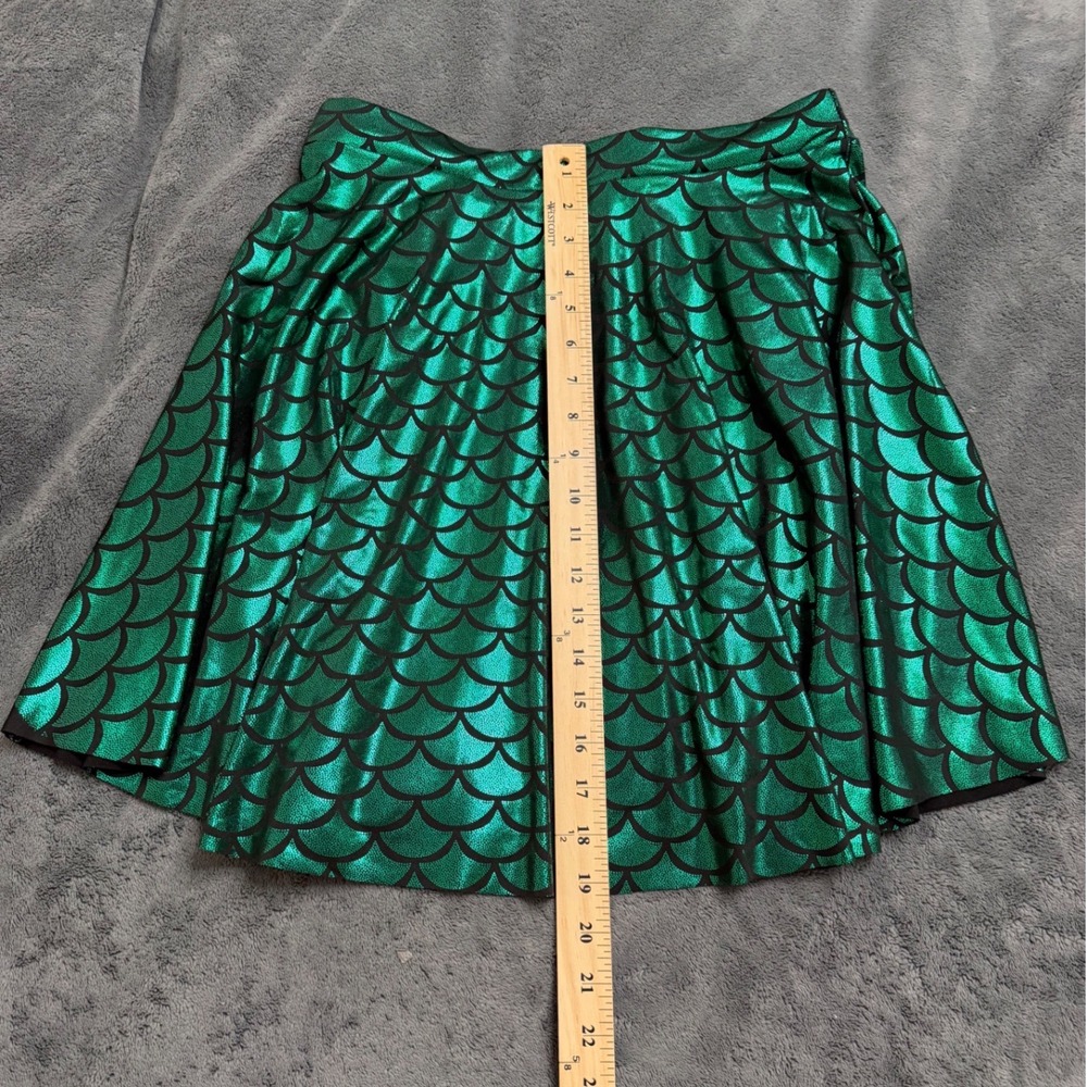 Mermaid Fish Scale Women skirt XL Green Pleated Flared mini skirt NWOT Metallic - Picture 3 of 6